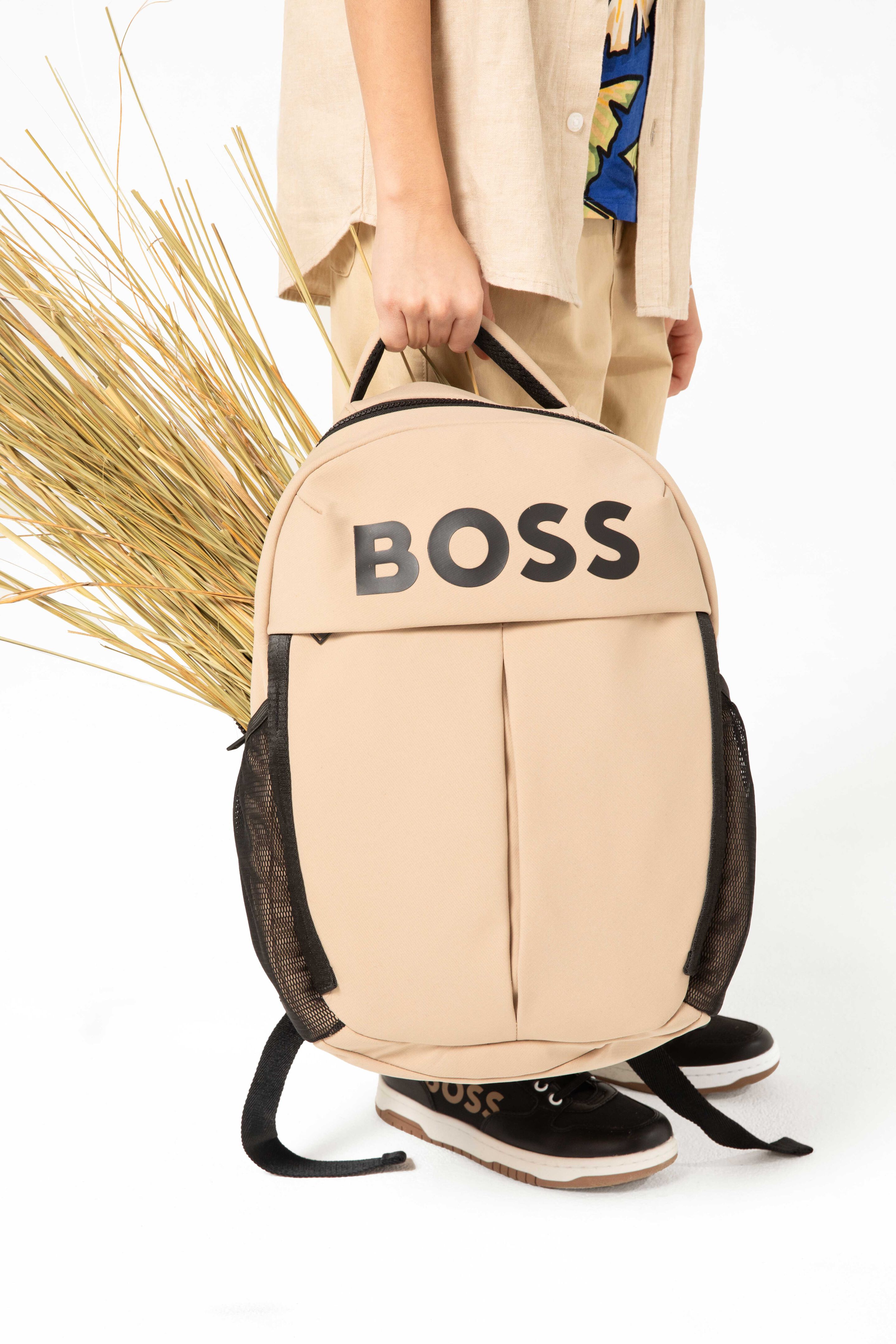 Detalles del look jungle para niños – sombrero safari y gafas de sol con estilo