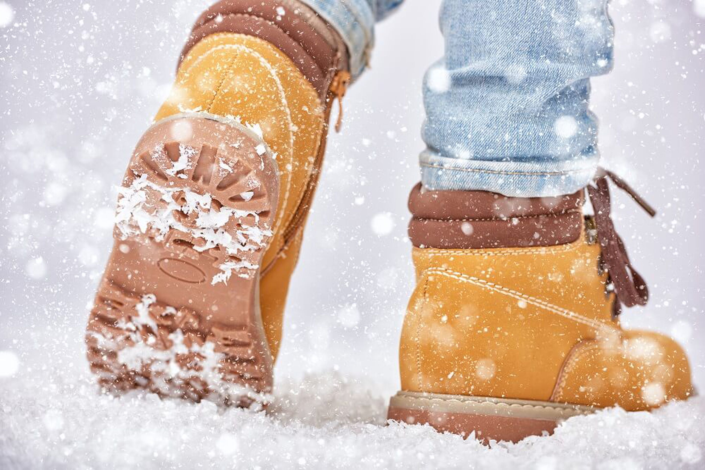 Winter shoes for kids – warm boots and insulated footwear for children