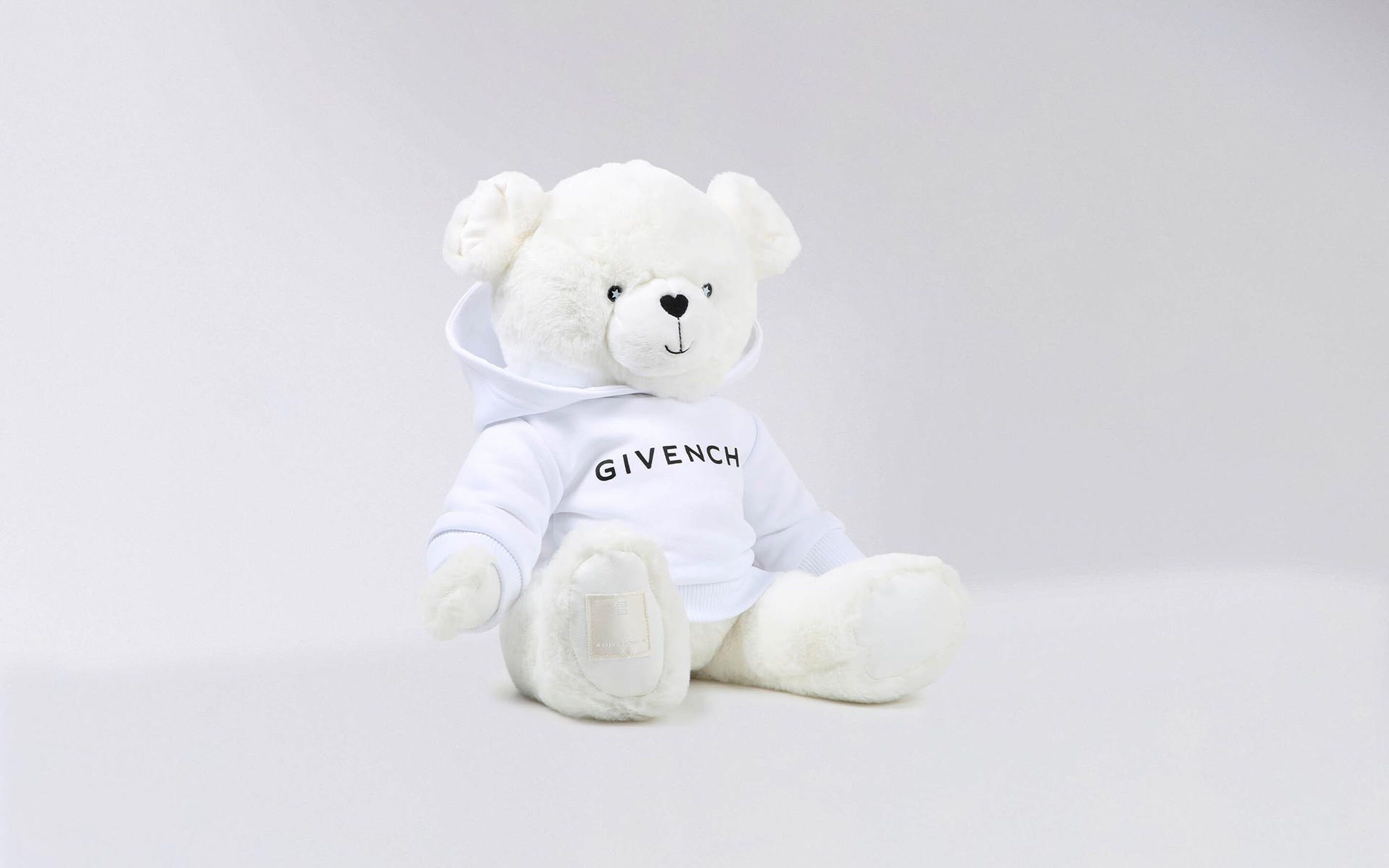 Ropa y accesorios de lujo en Kids around