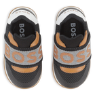 Zapatillas con el&aacute;stico de la marca BOSS 
                    NI&Ntilde;O