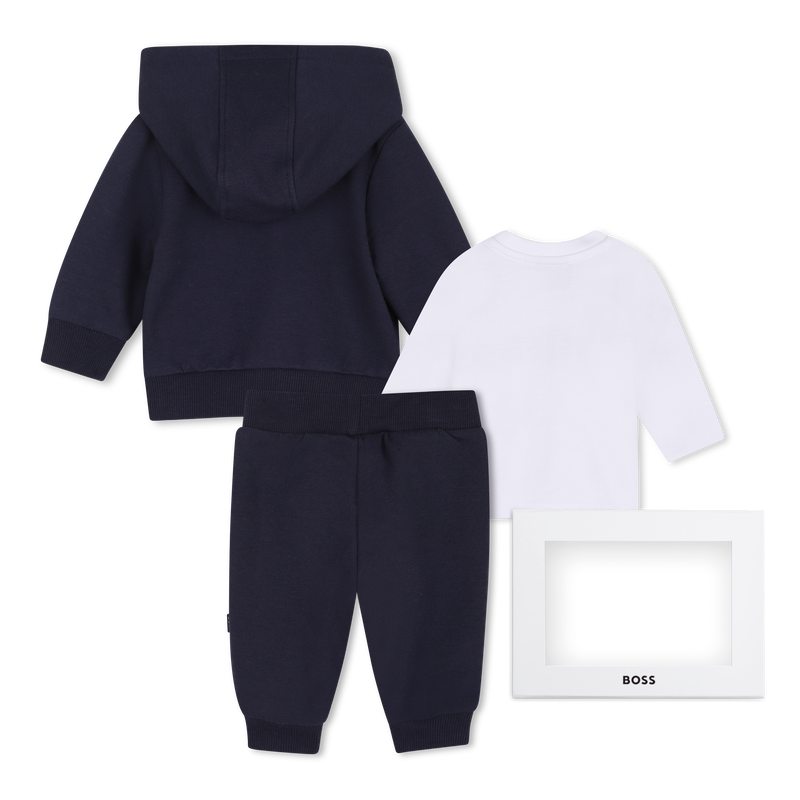 Conjunto de pantal&oacute;n, c&aacute;rdigan y camiseta BOSS 
                        NI&Ntilde;O