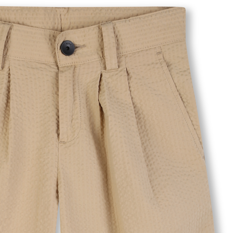 BERMUDAS EN TEJIDO LIGERO EN RELIEVE BOSS 
                        NI&Ntilde;O