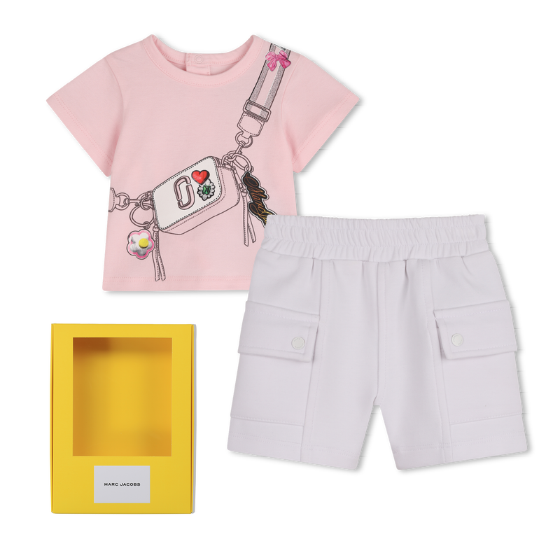 CONJUNTO DE CAMISETA Y PANTAL&Oacute;N CORTO MARC JACOBS 
                        UNISEXO