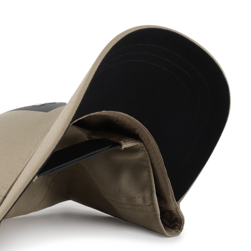 GORRA CON CIERRE AJUSTABLE BOSS 
                        NI&Ntilde;O