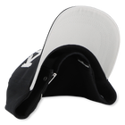 Gorra con cierre ajustable KARL LAGERFELD KIDS 
                    NI&Ntilde;O