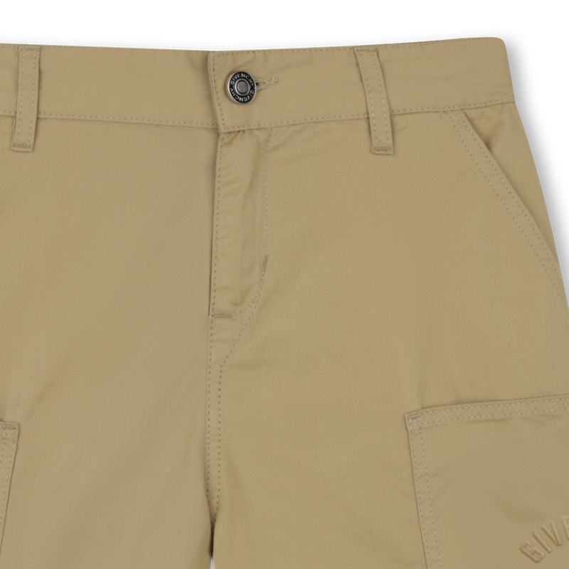 PANTALONES CORTOS CON DETALLES GIVENCHY 
                        NI&Ntilde;O