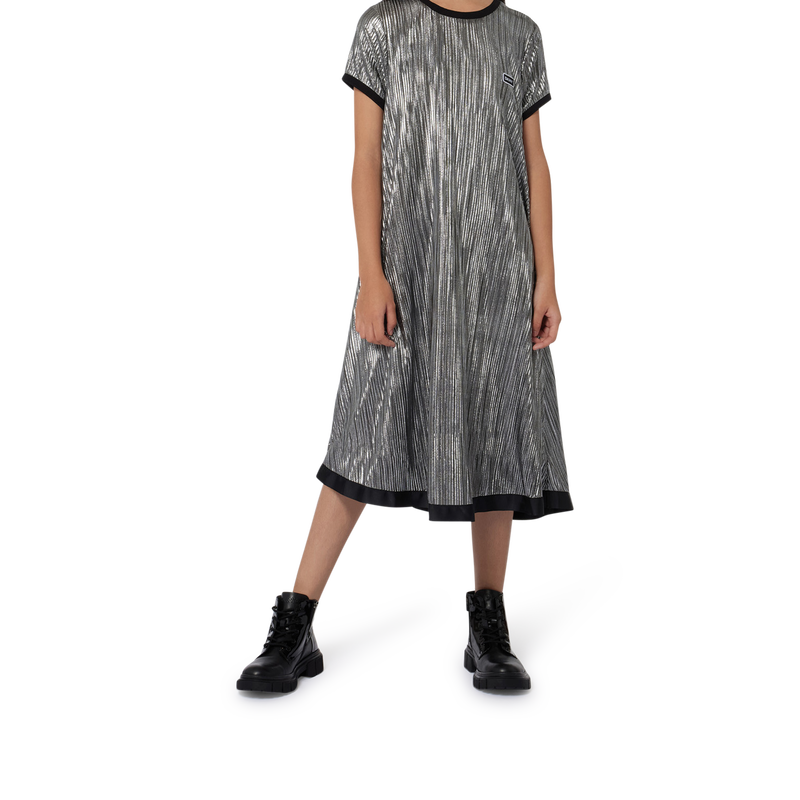 Vestido plisado de manga corta DKNY 
                        NI&Ntilde;A