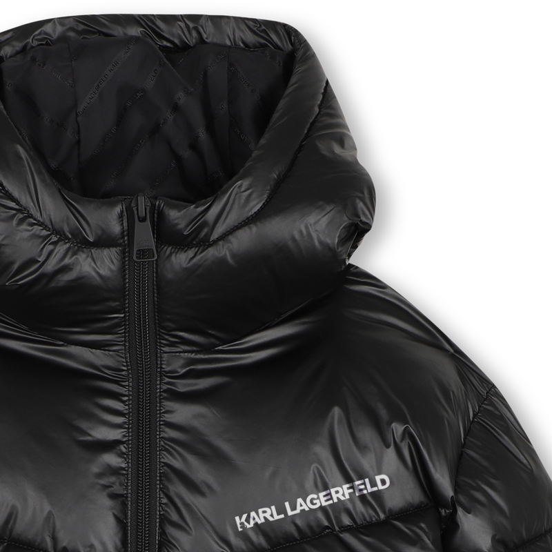 Chaqueta acolchada con capucha KARL LAGERFELD KIDS 
                        NI&Ntilde;A
