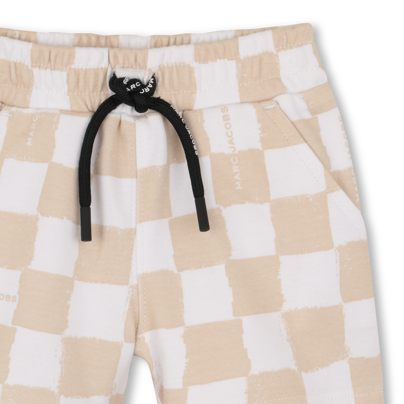 CONJUNTO DE CAMISETA Y PANTAL&Oacute;N CORTO MARC JACOBS 
                        UNISEXO