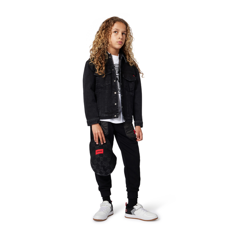 Mono HUGO 
                        NI&Ntilde;O