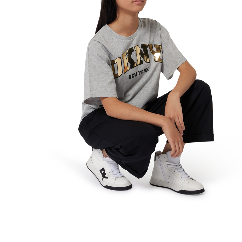 Camiseta de manga corta DKNY 
                        NI&Ntilde;A