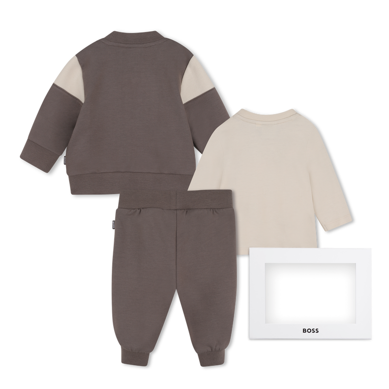 Conjunto de pantal&oacute;n, c&aacute;rdigan y camiseta BOSS 
                        NI&Ntilde;O