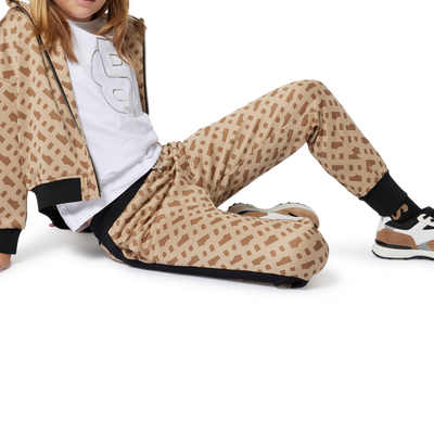 Pantal&oacute;n de ch&aacute;ndal monograma BOSS NI&Ntilde;A