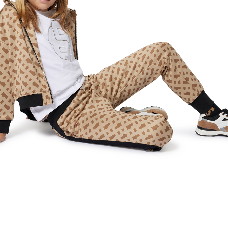 Pantal&oacute;n de ch&aacute;ndal monograma BOSS 
                        NI&Ntilde;A