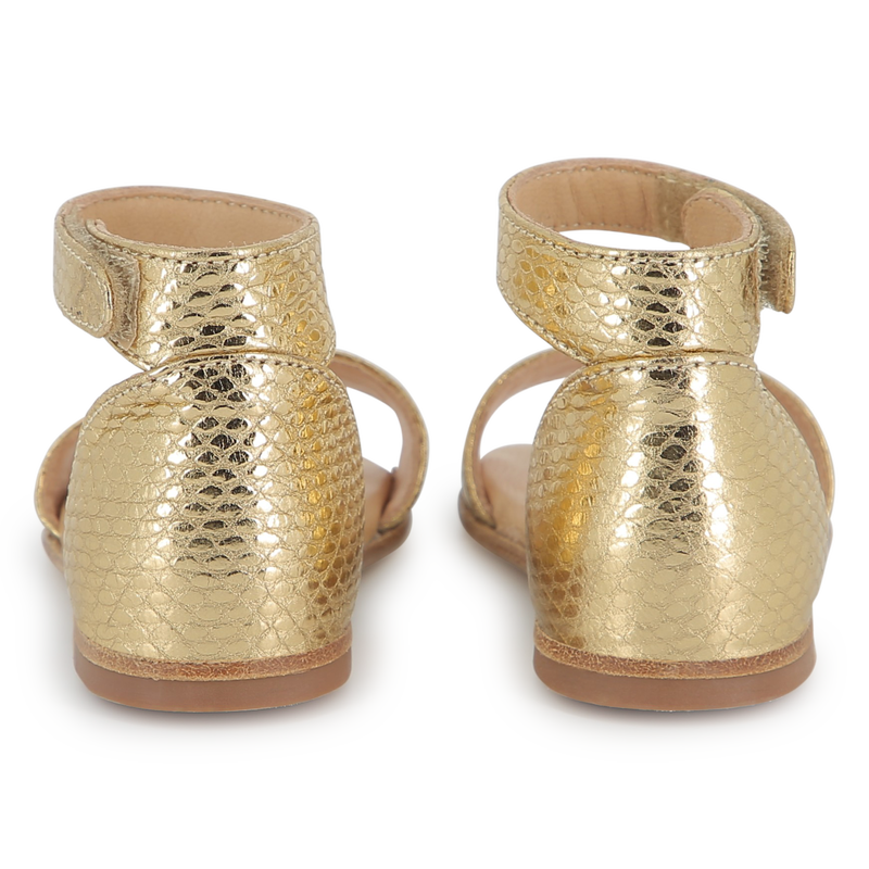 Sandalias con correas de cuero CHLOE 
                        NI&Ntilde;A