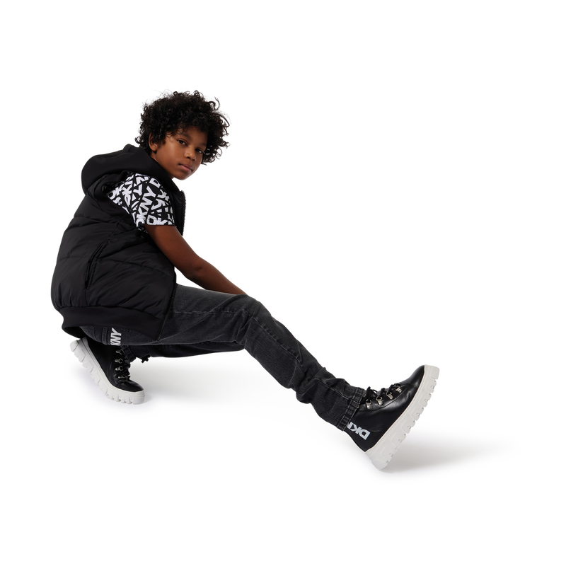 Plumas sin mangas con capucha DKNY 
                        UNISEXO