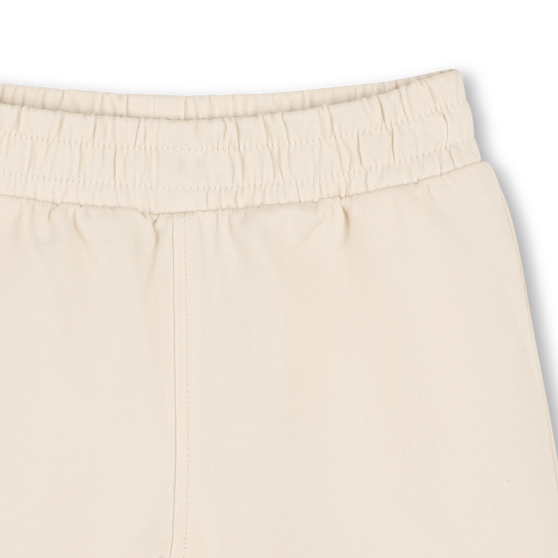 CONJUNTO CAMISETA + SUDADERA + PANTAL&Oacute;N CORTO BOSS 
                        NI&Ntilde;O