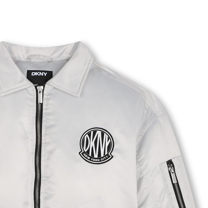 Chaqueta con cremallera DKNY 
                        NI&Ntilde;A