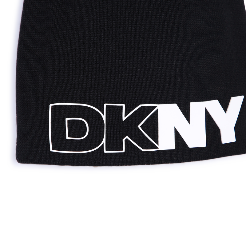 Gorro de punto de la marca DKNY 
                        UNISEXO