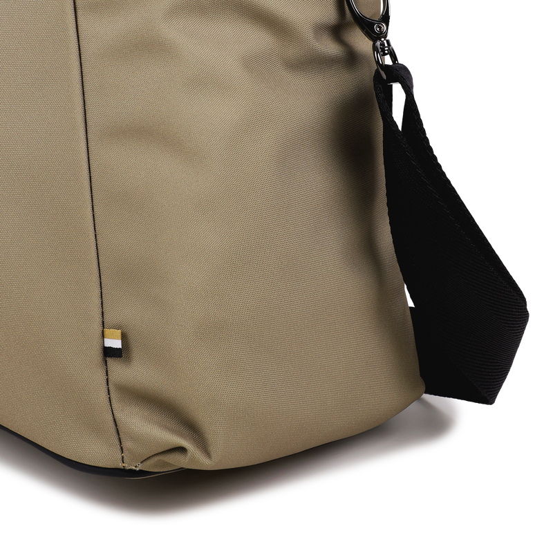 BOLSA DE PA&Ntilde;ALES BOSS 
                        UNISEXO