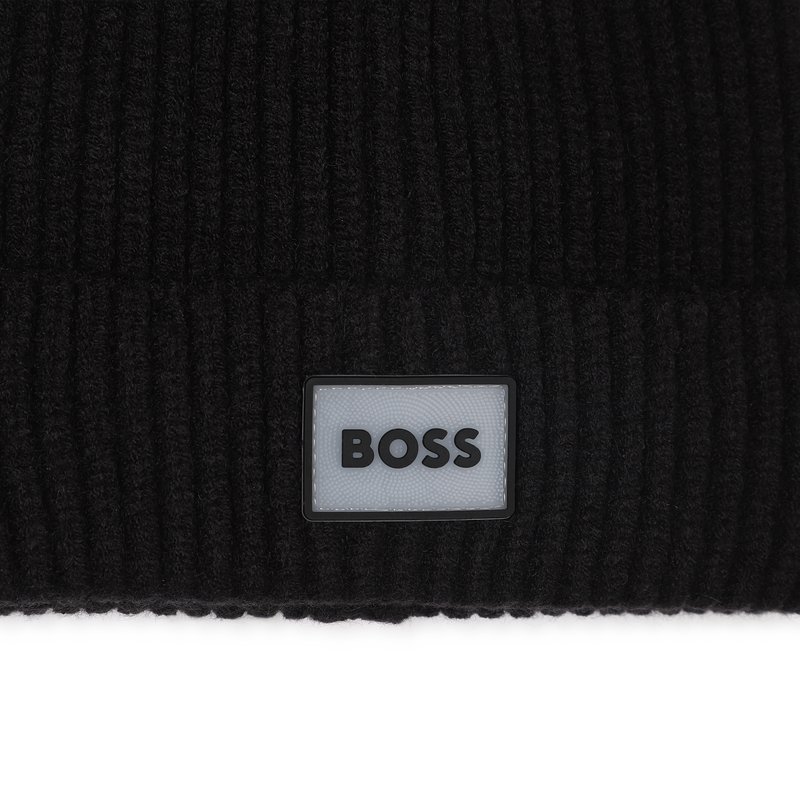 Gorro de punto con insignia BOSS 
                        NI&Ntilde;O