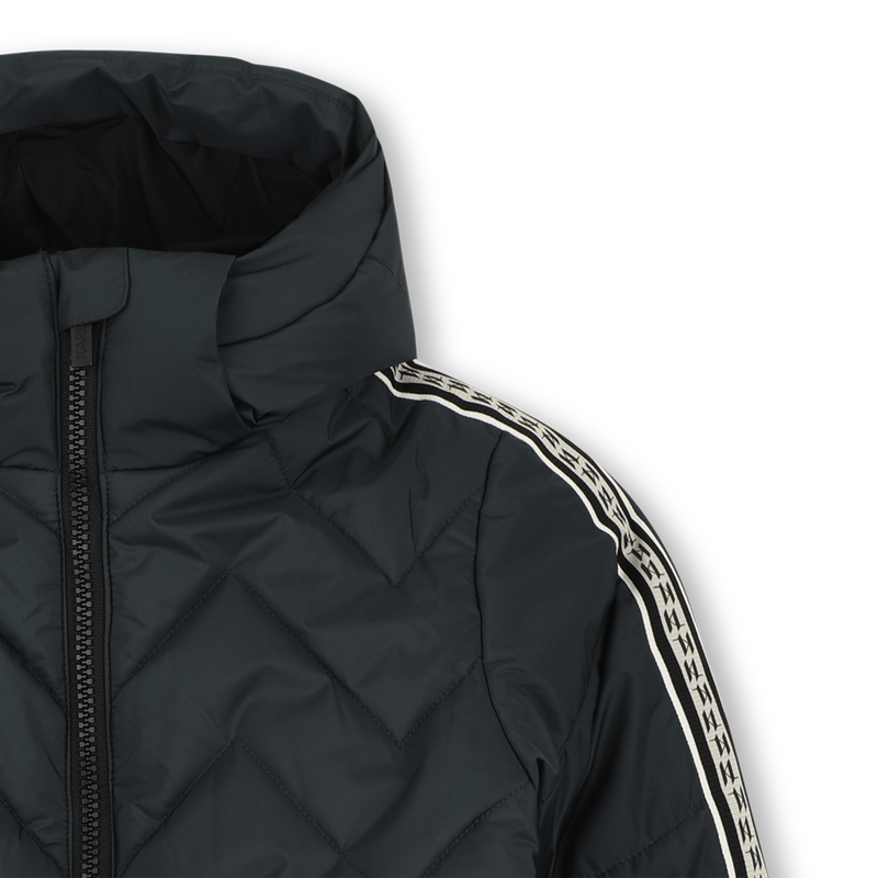 Chaqueta acolchada con capucha KARL LAGERFELD KIDS 
                        NI&Ntilde;O