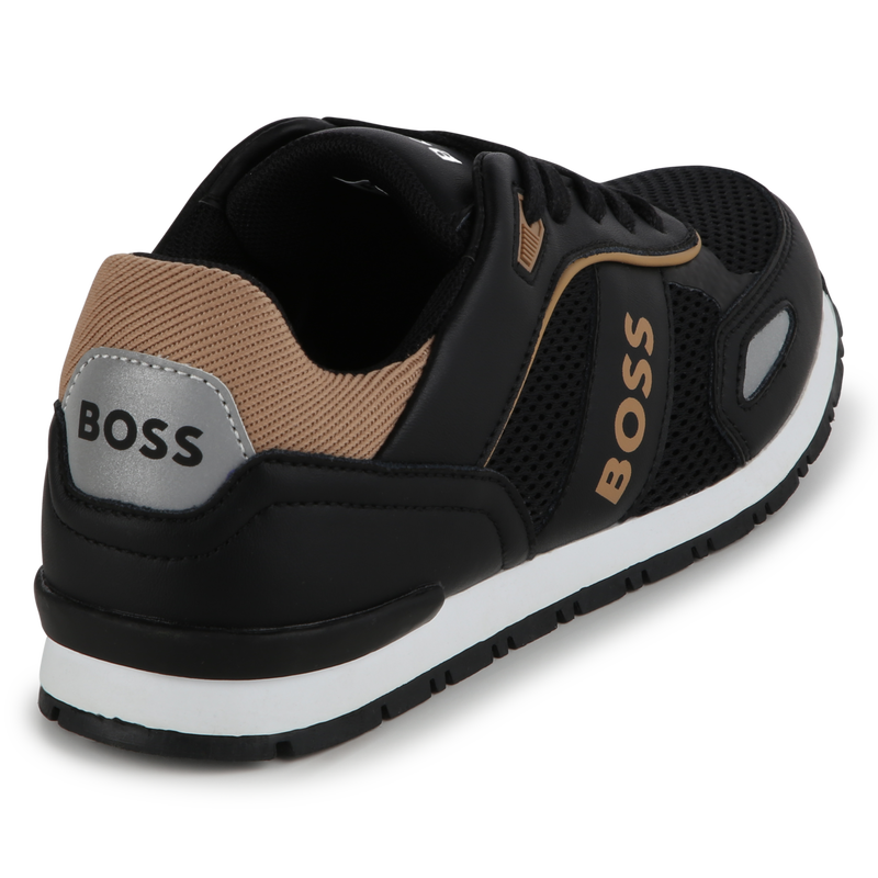 Deportivas de piel y cordones