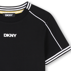 Camiseta con bandas de colores DKNY 
                    UNISEXO