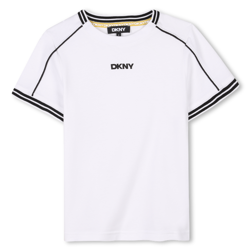 Camiseta con bandas de colores DKNY 
                        UNISEXO