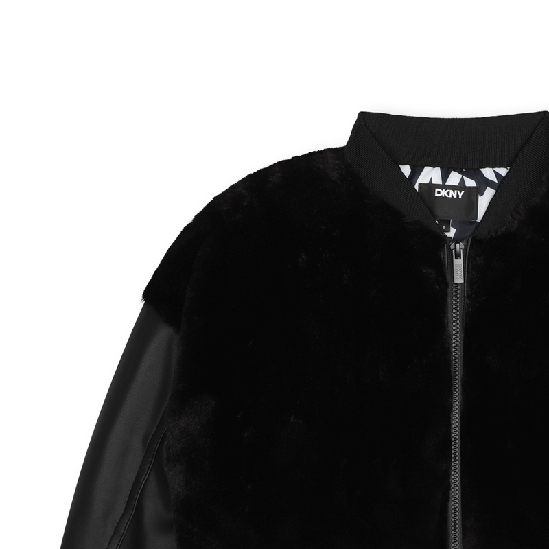 Chaqueta de vell&oacute;n suave DKNY 
                        NI&Ntilde;A