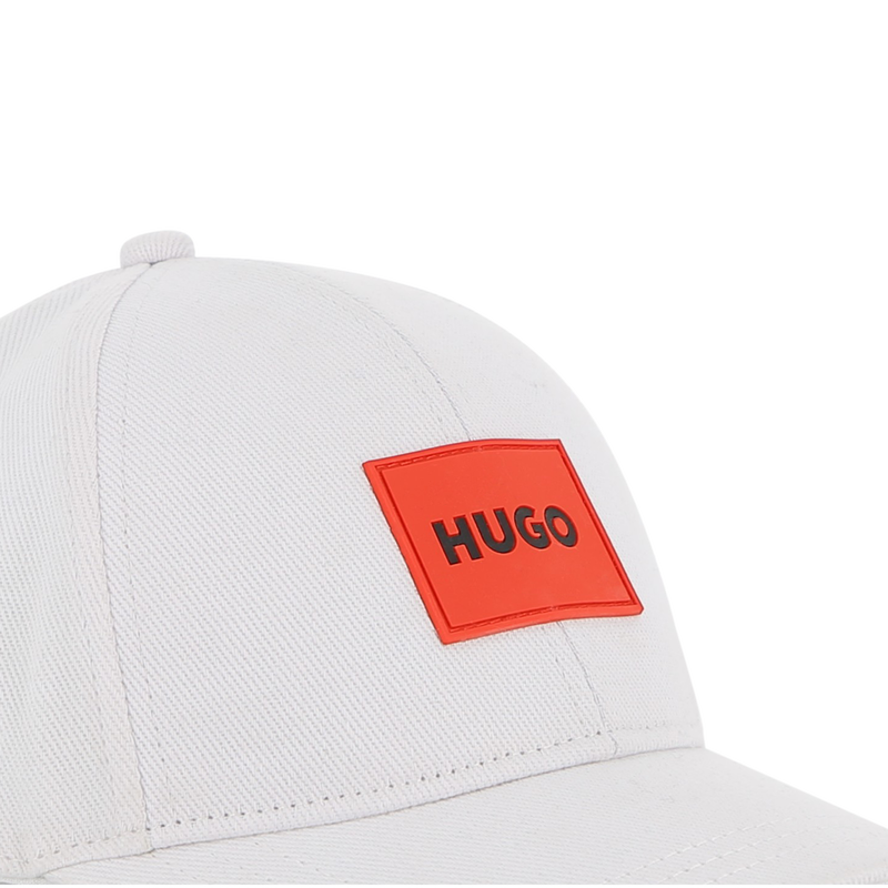 GORRA AJUSTABLE HUGO 
                        UNISEXO