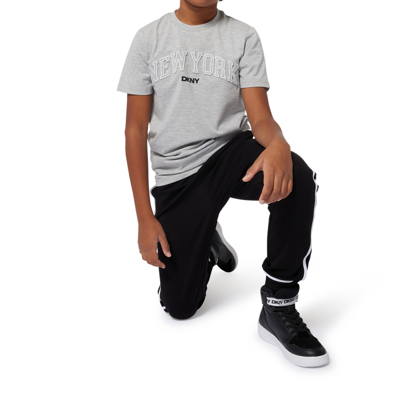 Camiseta de manga corta DKNY 
                        NI&Ntilde;O