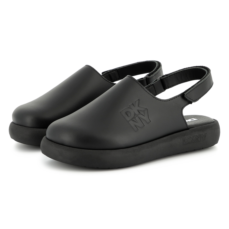 Zuecos de cuero con velcro DKNY 
                        UNISEXO