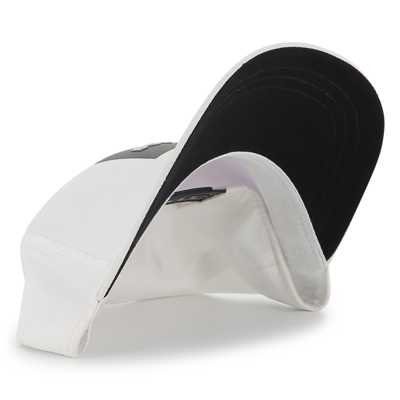 GORRA CON CIERRE AJUSTABLE BOSS 
                        NI&Ntilde;O