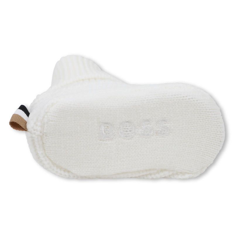 Conjunto de sombrero y botines BOSS 
                        UNISEXO