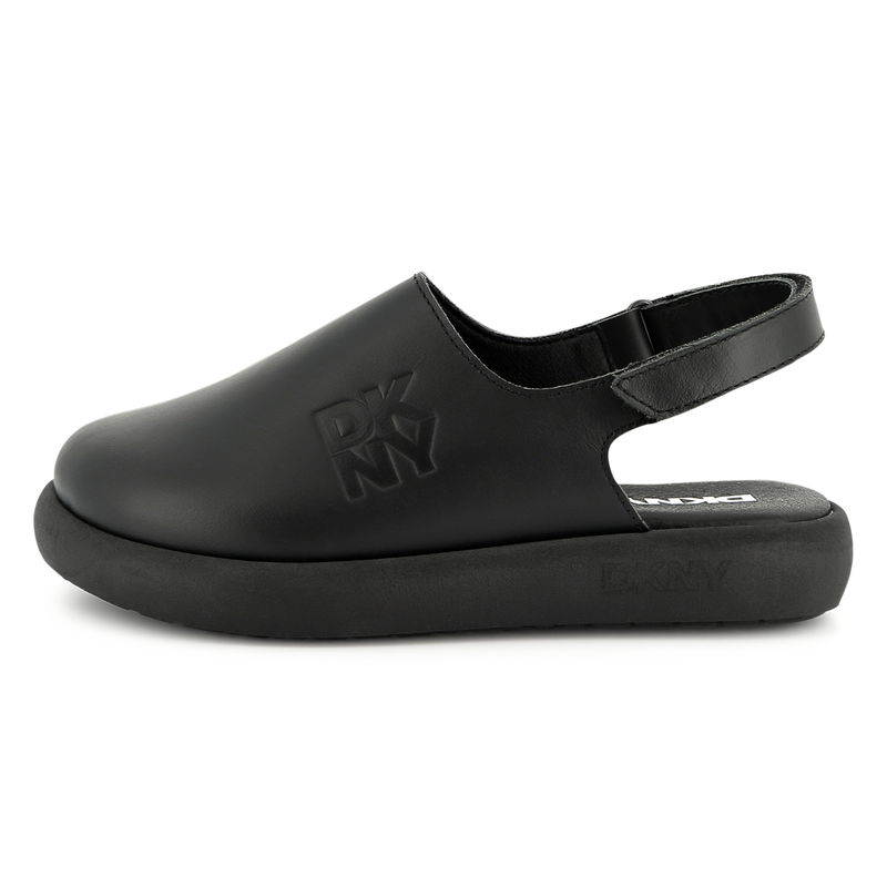 Zuecos de cuero con velcro DKNY 
                        UNISEXO