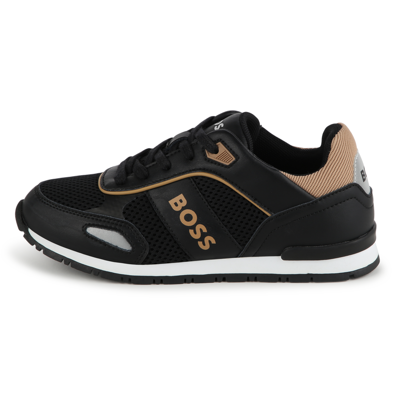 Deportivas de piel y cordones