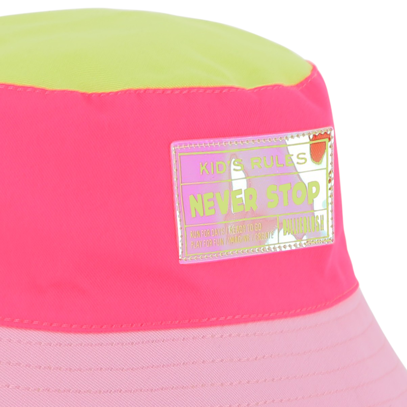 SOMBRERO DE PESCADOR CON INSIGNIA BILLIEBLUSH 
                        NI&Ntilde;A