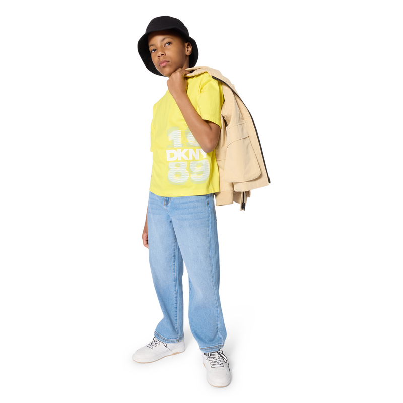 CAMISETA DE MANGA CORTA DKNY 
                        UNISEXO