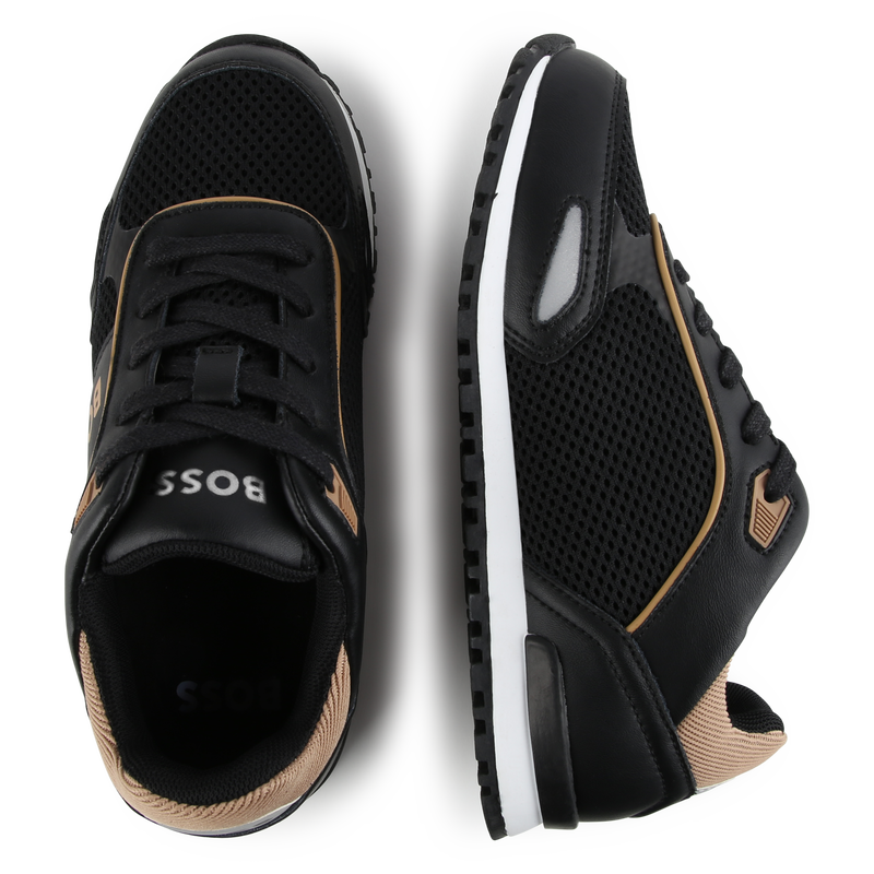 Deportivas de piel y cordones