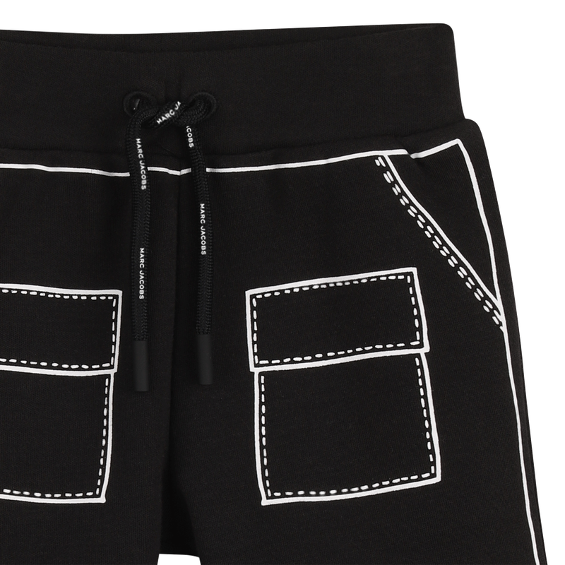 CONJUNTO DE CAMISETA Y PANTAL&Oacute;N CORTO MARC JACOBS 
                        UNISEXO