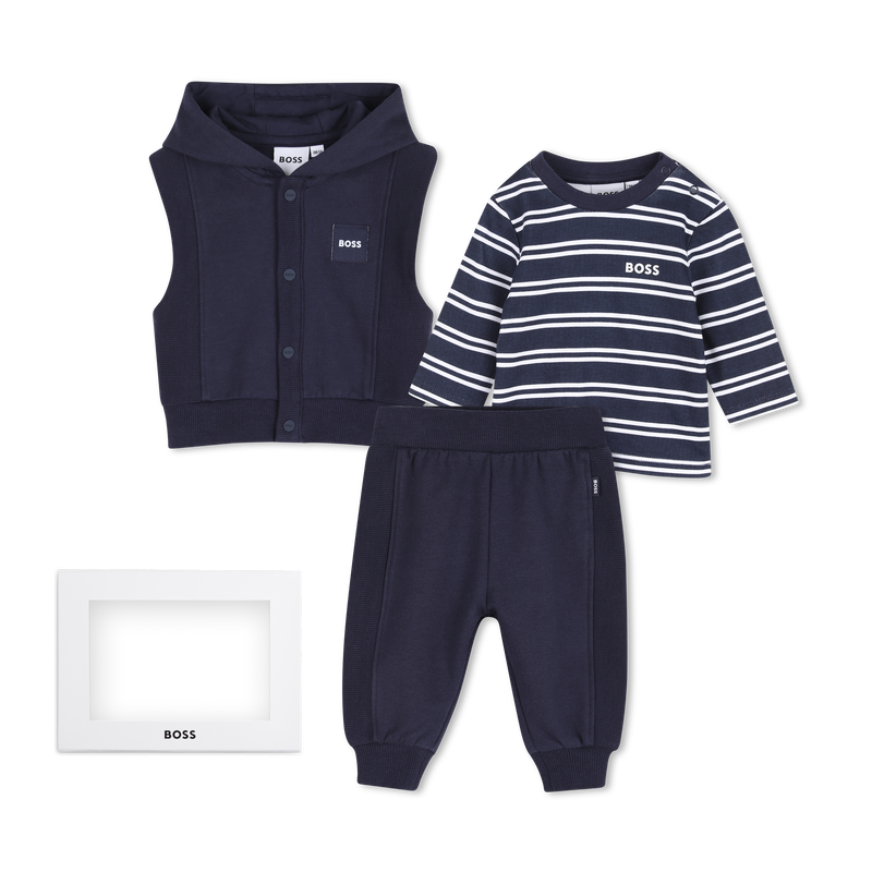 Conjunto de pantal&oacute;n, c&aacute;rdigan y camiseta BOSS 
                        NI&Ntilde;O