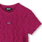 Vestido gofrado de manga corta DKNY 
                    NI&Ntilde;A