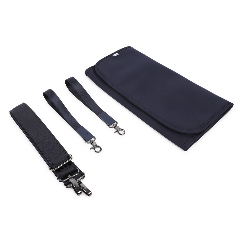 BOLSA DE PA&Ntilde;ALES BOSS 
                        UNISEXO