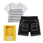 Conjunto de camiseta y pantal&oacute;n corto MARC JACOBS 
                    UNISEXO