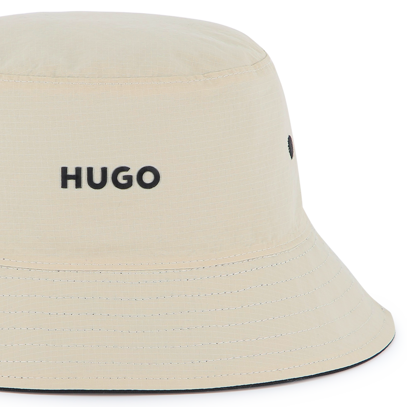 Gorro reversible bimaterial HUGO 
                        NI&Ntilde;O
