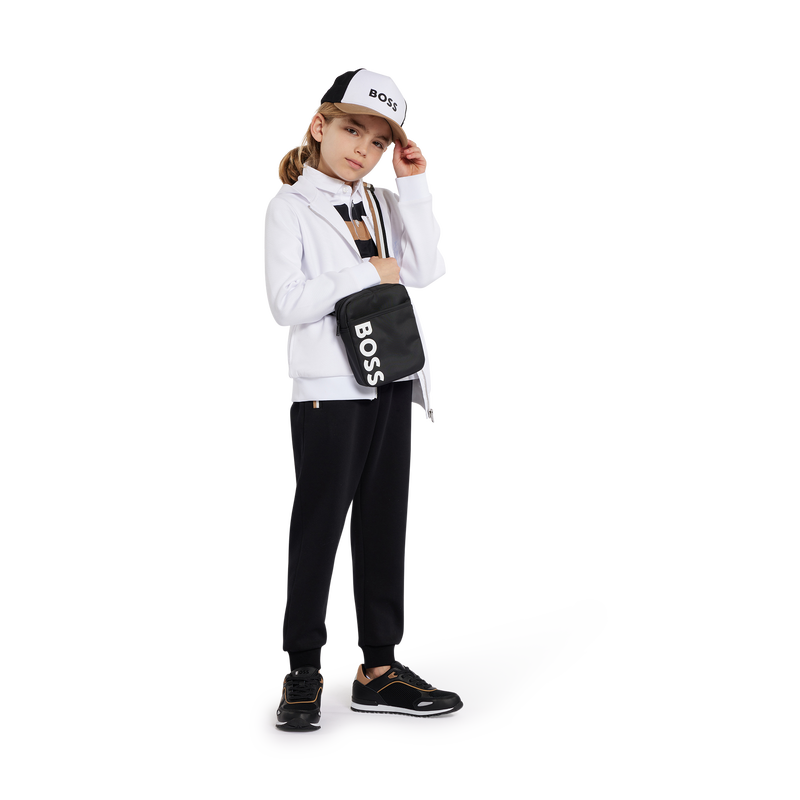 Deportivas de piel y cordones