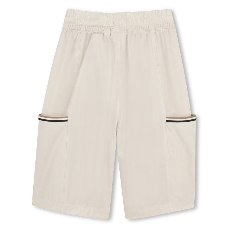 CONJUNTO CORTAVIENTOS + PANTAL&Oacute;N CORTO BOSS 
                        NI&Ntilde;O