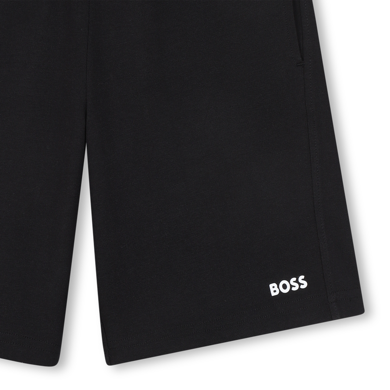 PANTALONES CORTOS DE F&Uacute;TBOL BOSS 
                        NI&Ntilde;O