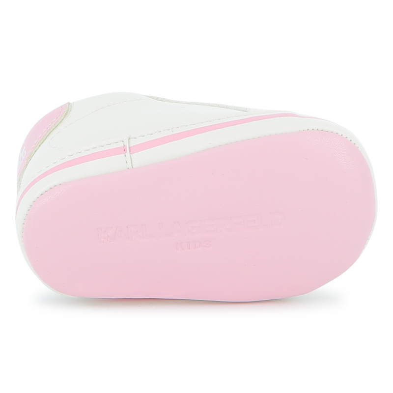 Zapatillas de imitaci&oacute;n KARL LARGERFELD KIDS 
                        NI&Ntilde;A